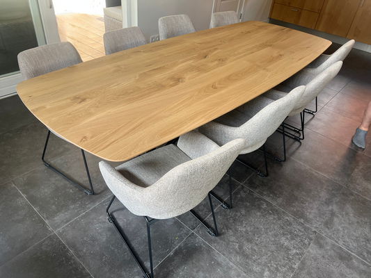 Esstisch in Bootsform nach Maß