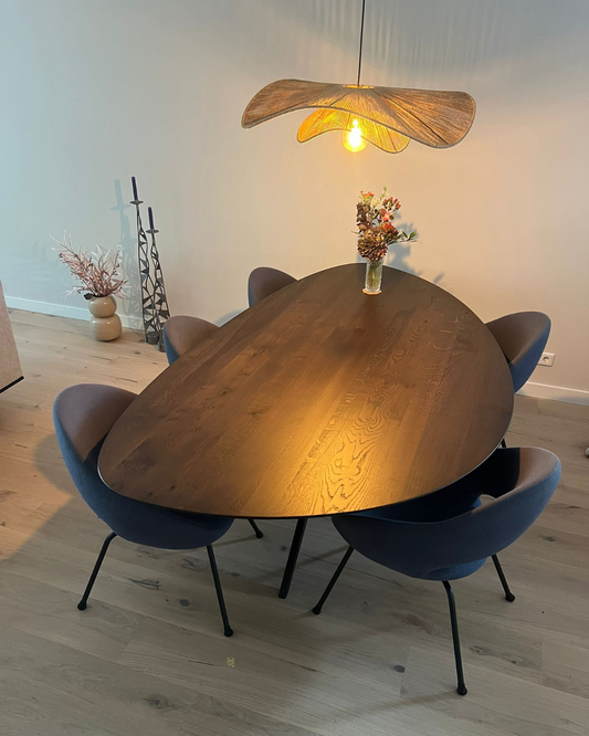 Organischer Esstisch nach Maß